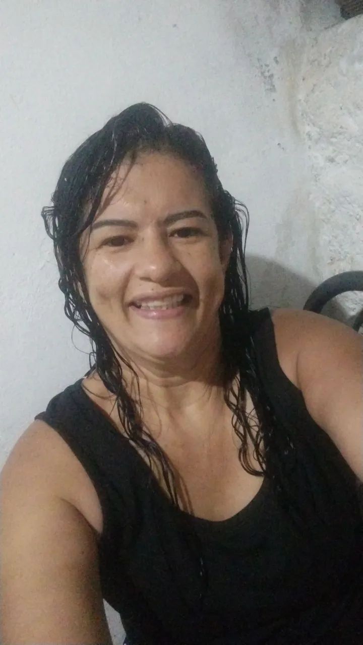 Faxineira e passadeira.