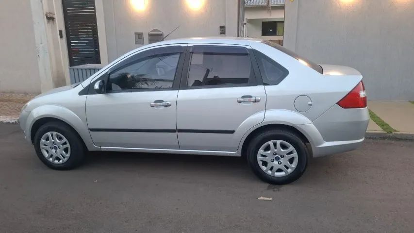 Ford Fiesta Sed. 1.6 8V Flex 4P 2005