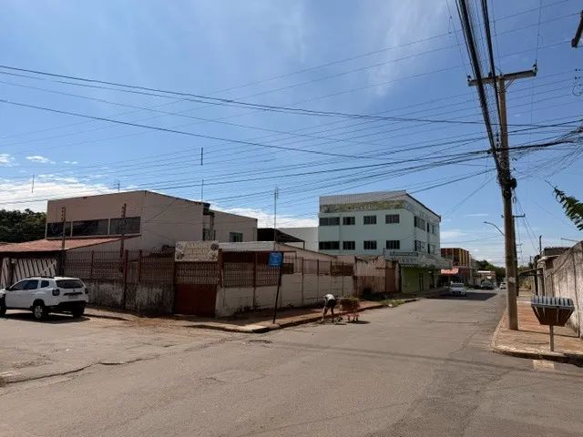 Terreno com Duas Casas Alugas