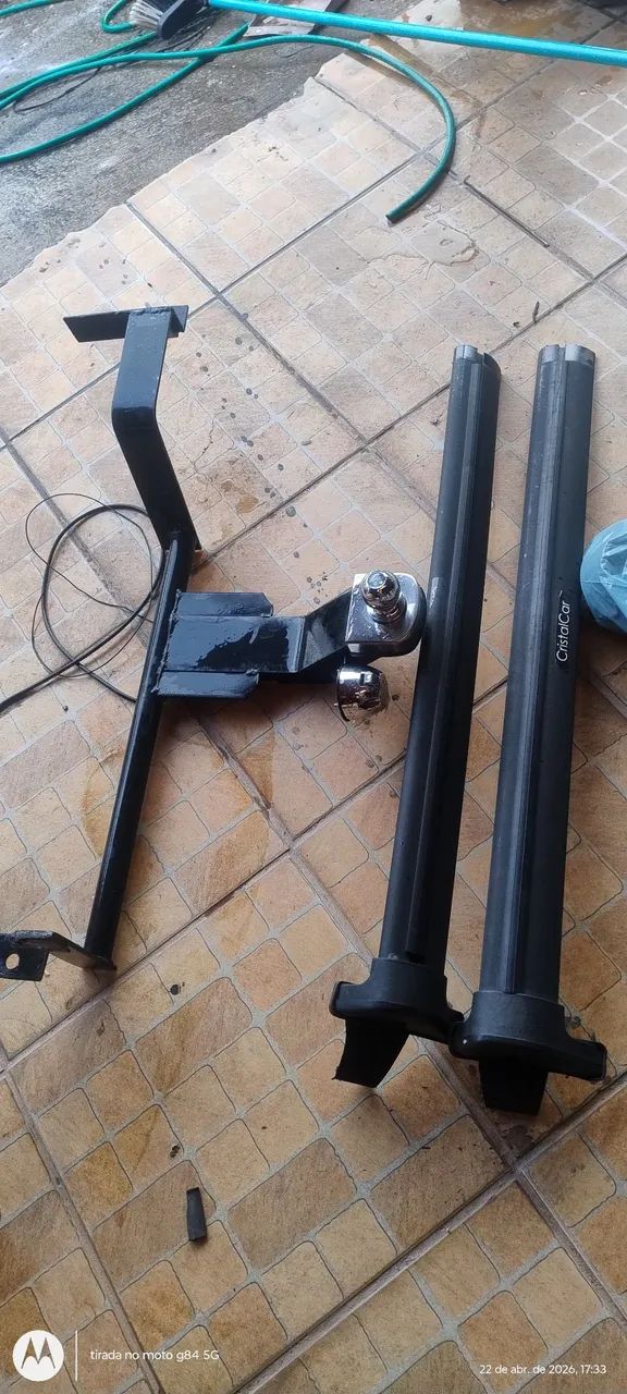Vendo um engate do New fiesta 2015 e um rack de teto - Foto 2