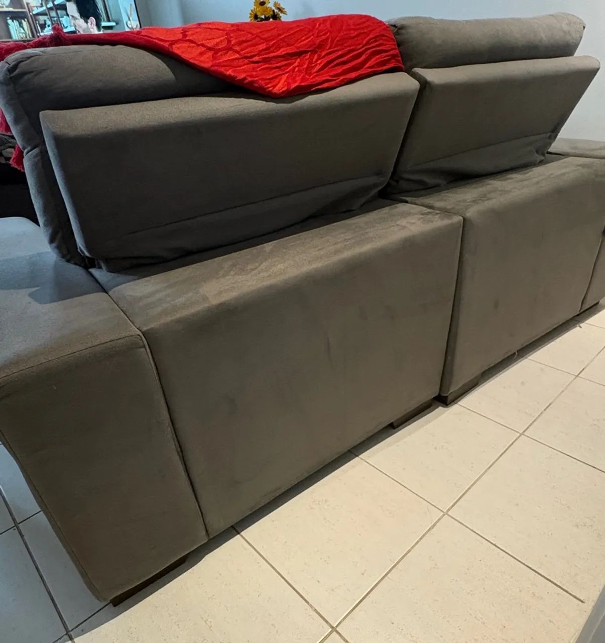 Vendo Sofá retrátil 3 lugares - modelo cama in box  - Foto 4
