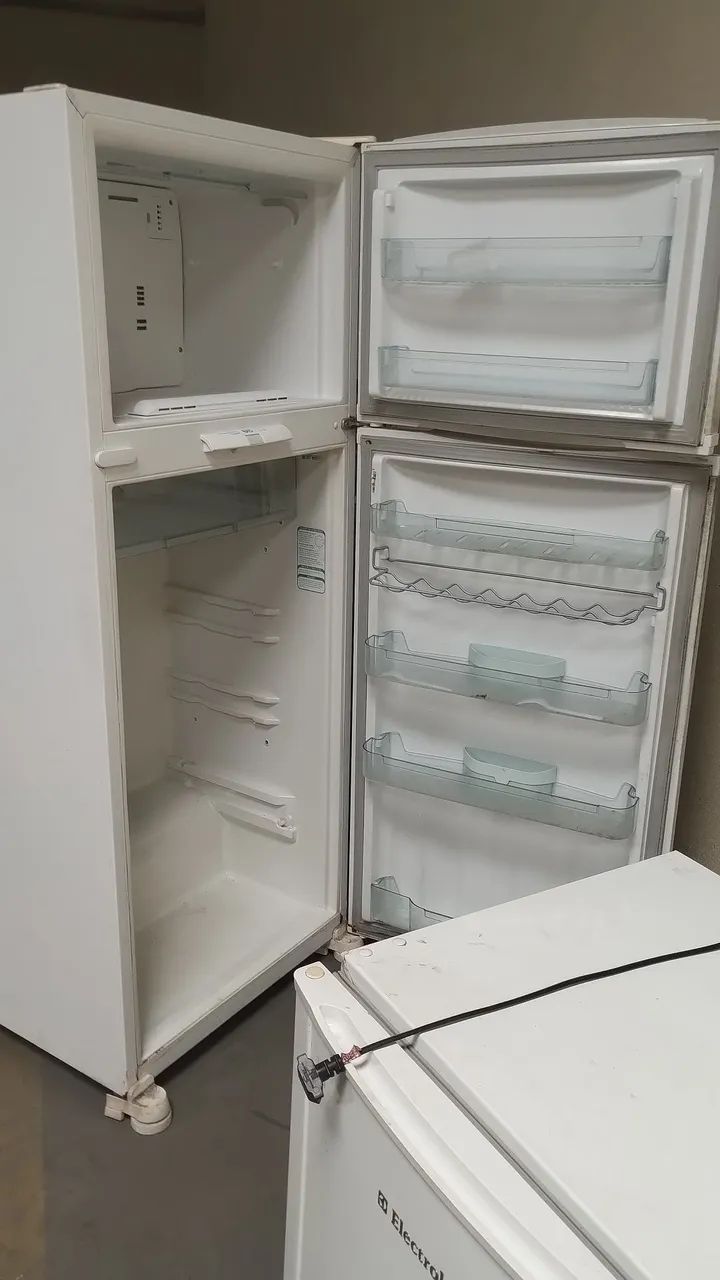 Vendo geladeira Consul bem conservada funcionando perfeitamente  - Foto 5