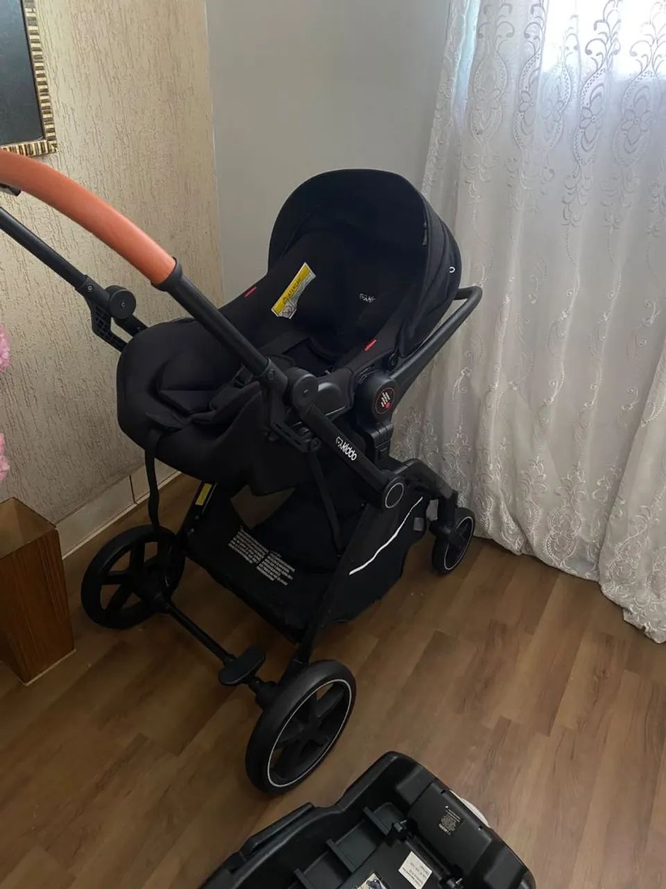 Carrinho Kiddo com bebe conforto e base  - Foto 4