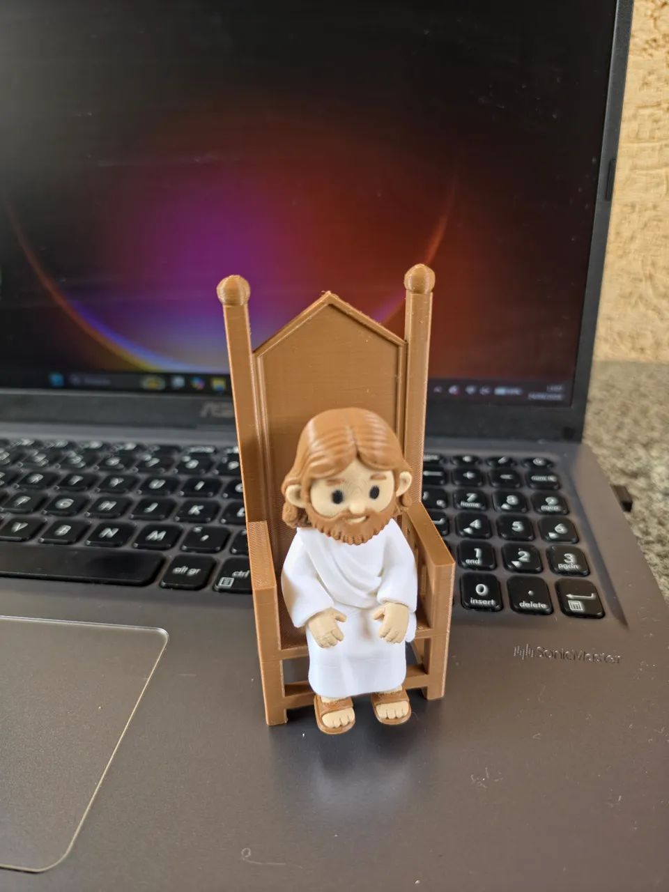 Decoração Mini Jesus Sentado no Trono 11cm - Foto 3