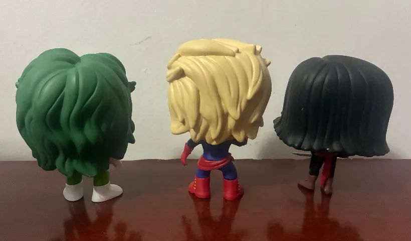  3 Funko Pop - She Hulk + Capitã Marvel + Katana  - Sem caixas - Foto 2