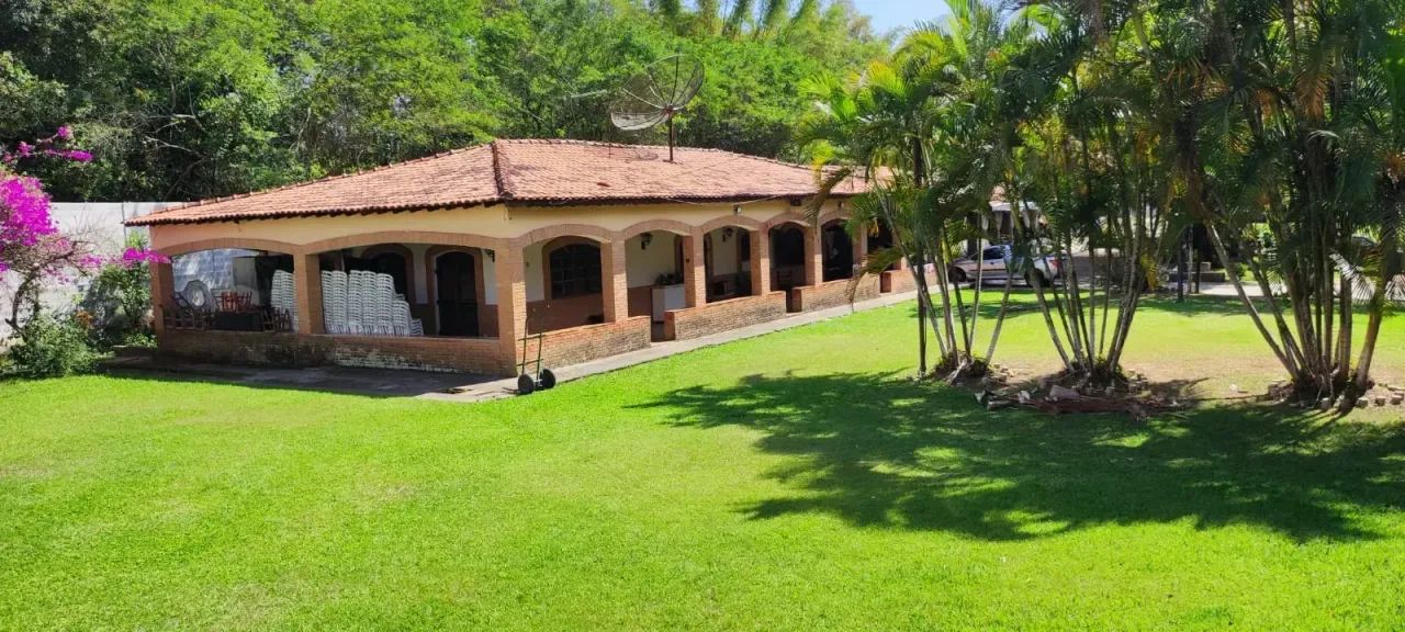 CHÁCARA - JD CEREJEIRAS - AMPLO SALÃO DE FESTAS - EXELENTE LOCALIZAÇÃO - OPORTUNIDADE PARA