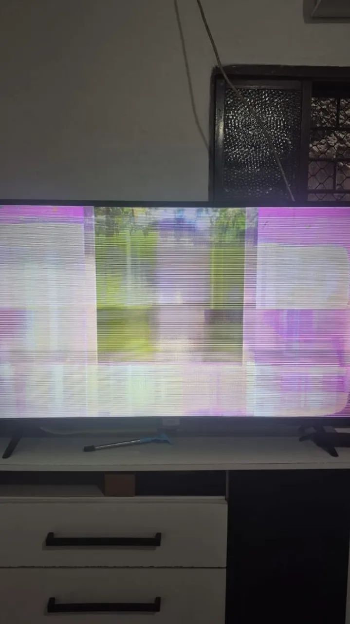 TV TCL 43 - Retirada de Peça