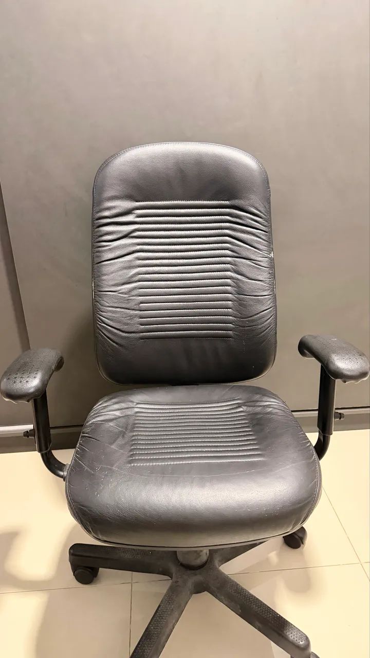 Cadeira de Escritório Diretor em couro  - Foto 2