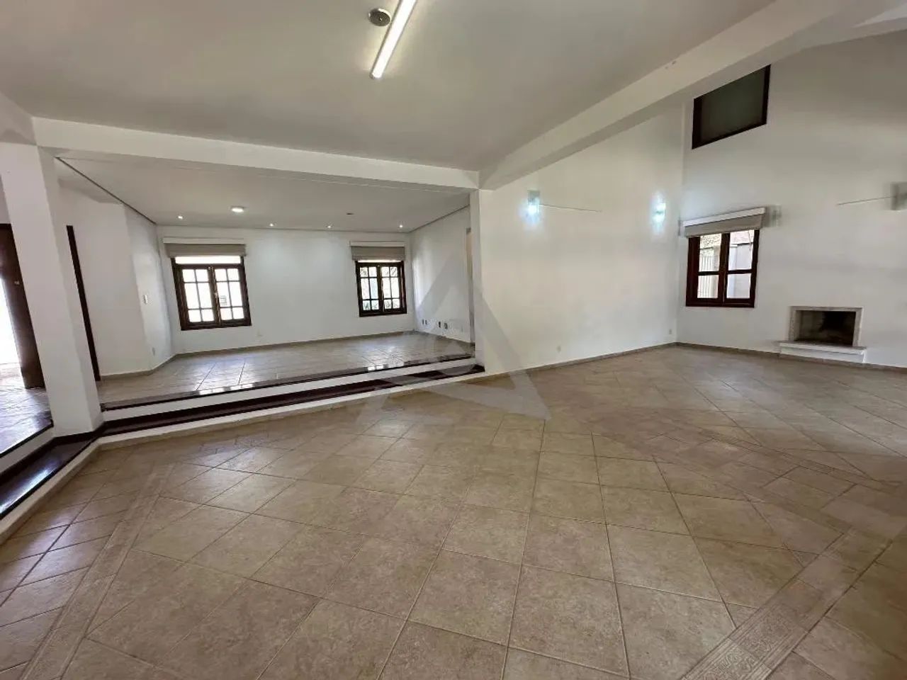 Casa para alugar em Campinas, Sítios de Recreio Gramado, com 3 suítes, com 345 m² - Foto 4