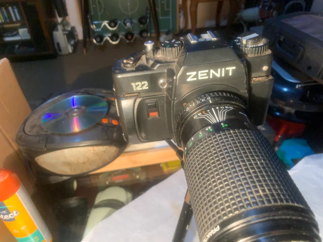 câmera analógica reflex monobjetiva Zenit 122