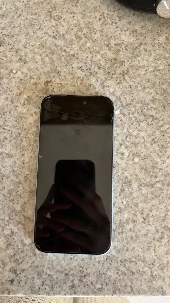 iPhone 15 256g