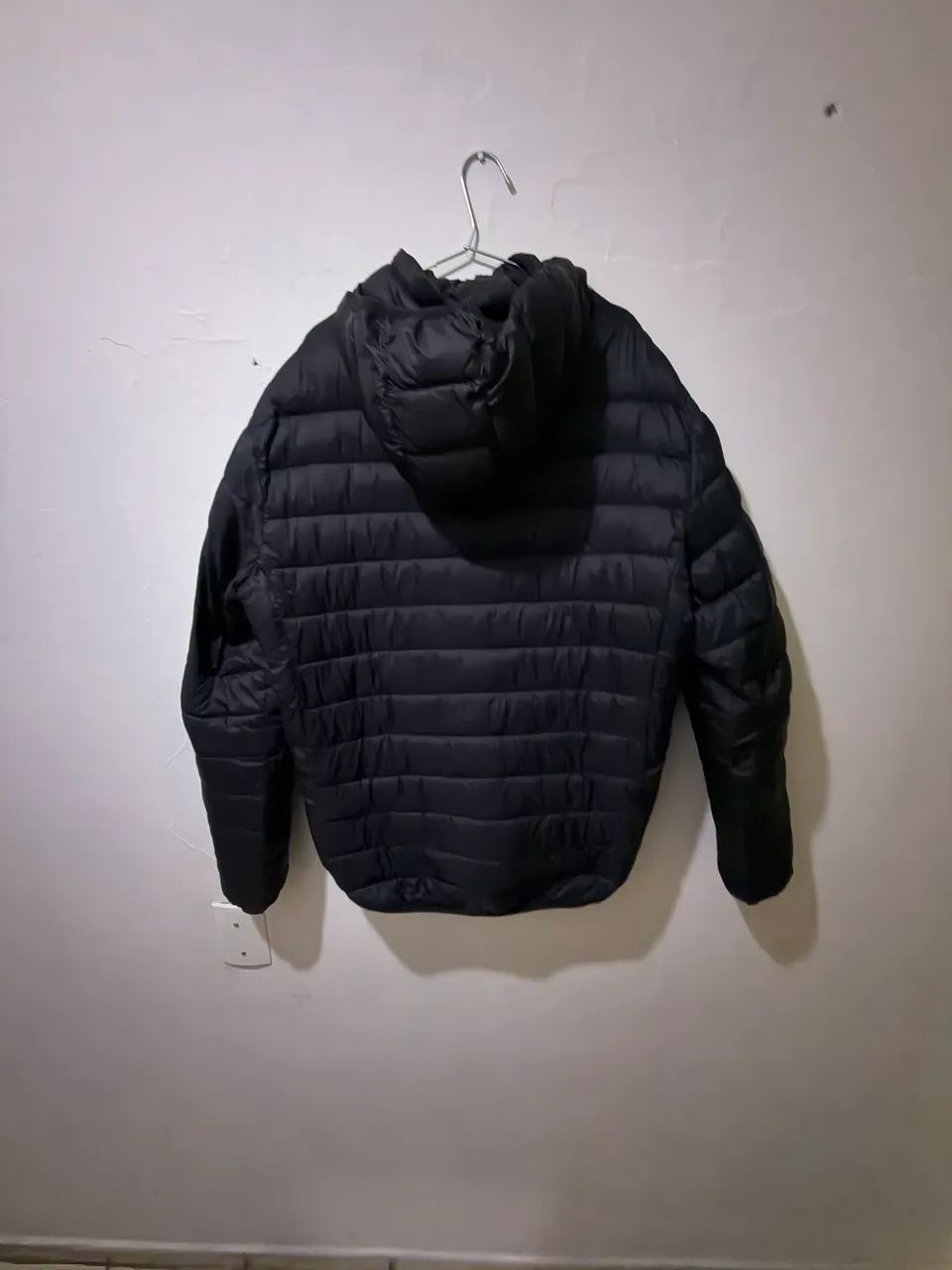 Blusa de frio da Lacoste preta , com touca removível - Foto 4