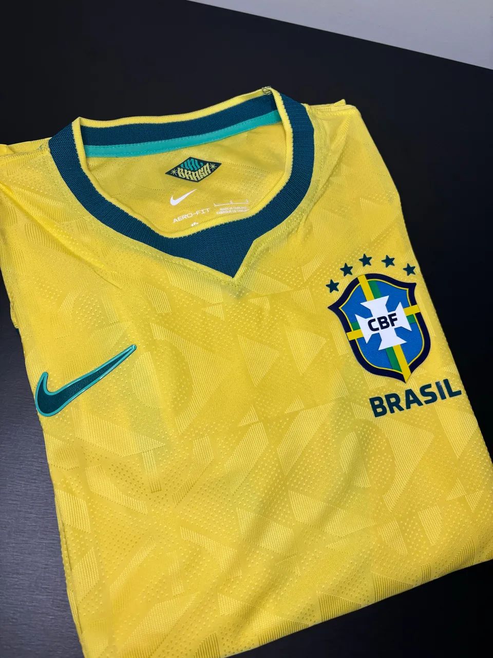 Camiseta Brasil amarela jogador