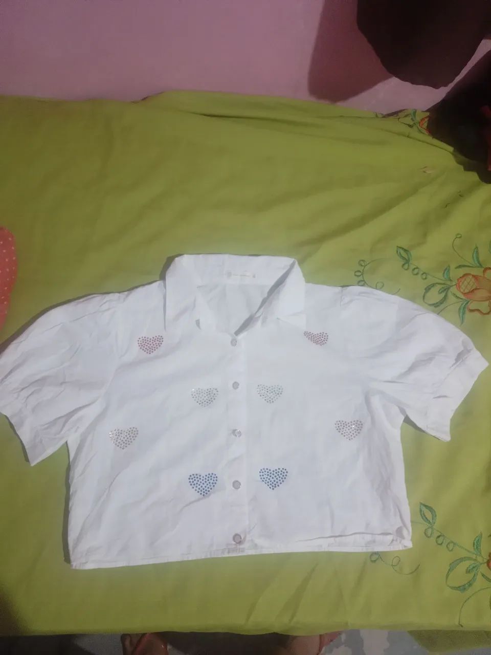 Cropped Branco com Detalhes de Coração  - Foto 3