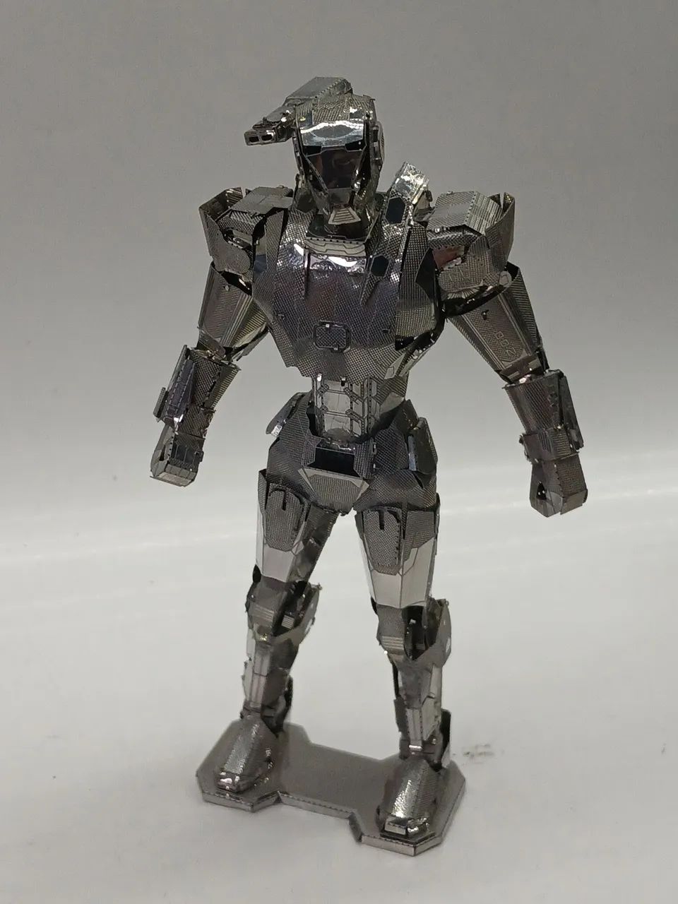 Figura War Machine - Marvel Metal Earth - Montado