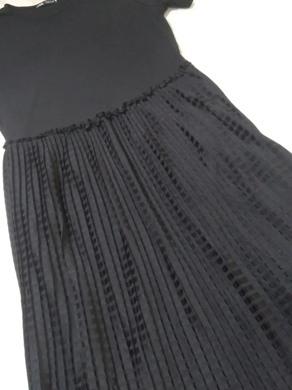 Vestido da Zara com Saia Plissada - Foto 3