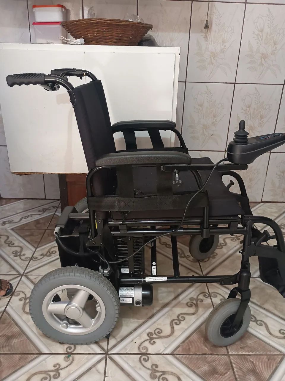 Cadeira de rodas elétrica  - Foto 3
