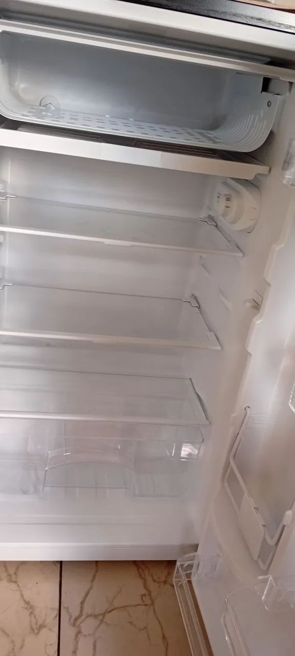 VENDO UM FRIGOBAR ELECTROLUX - Foto 4