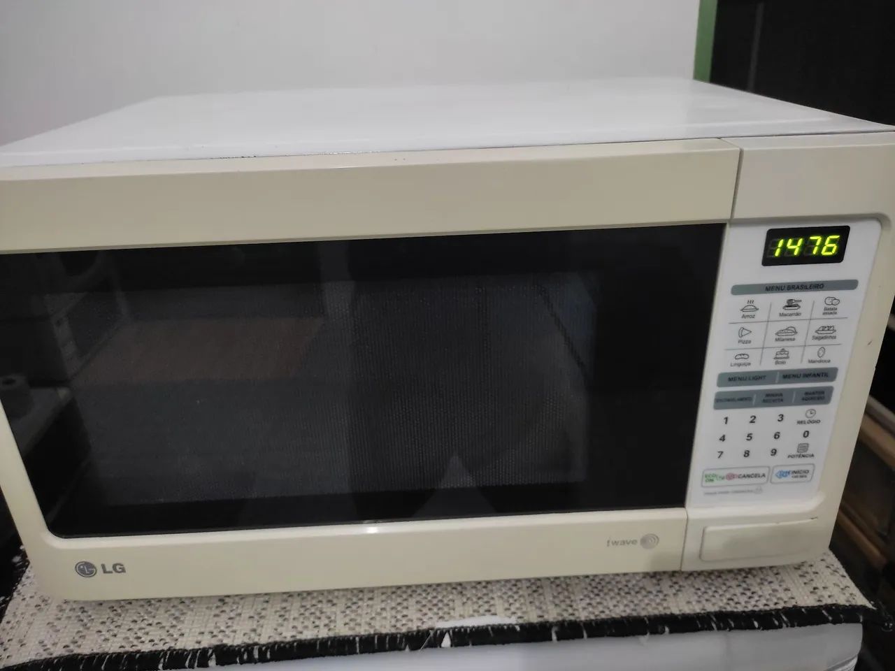 Micro-ondas LG 28  itros funcionando perfeitamente entrega grátis zap * - Foto 4