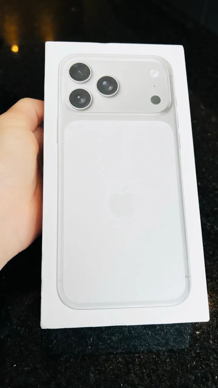 iPhone 17 Pro Max 256gb Prata - Foto 2