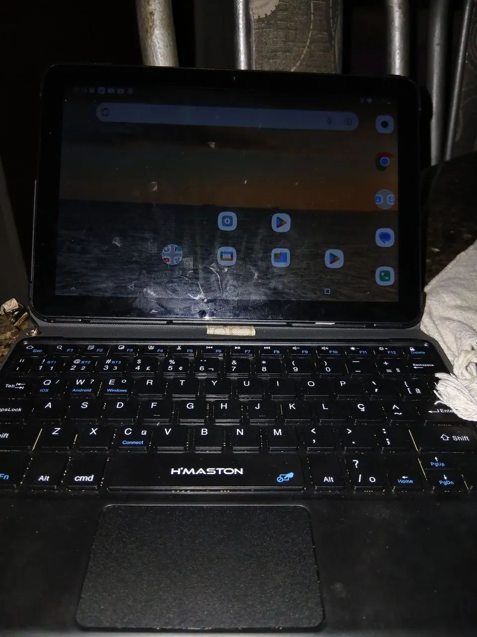 Vendo tablet com teclado e acessórios 