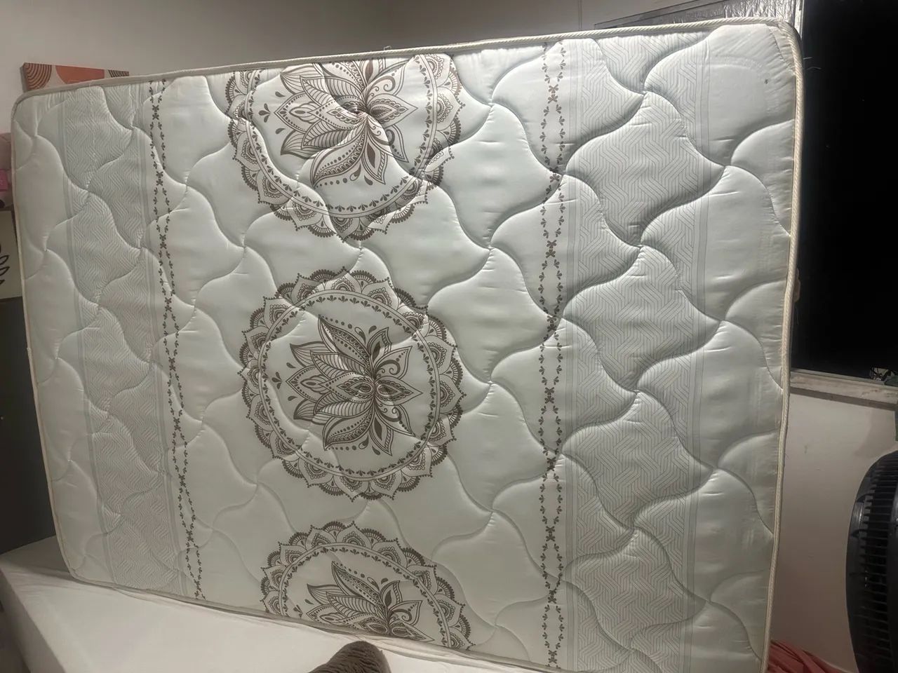 Vendo cama box com colchão d45  - Foto 3