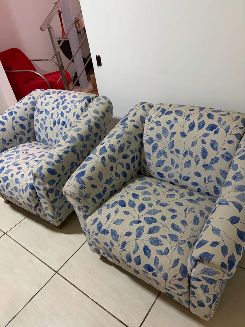 Vendo Duas Poltronas Estampadas