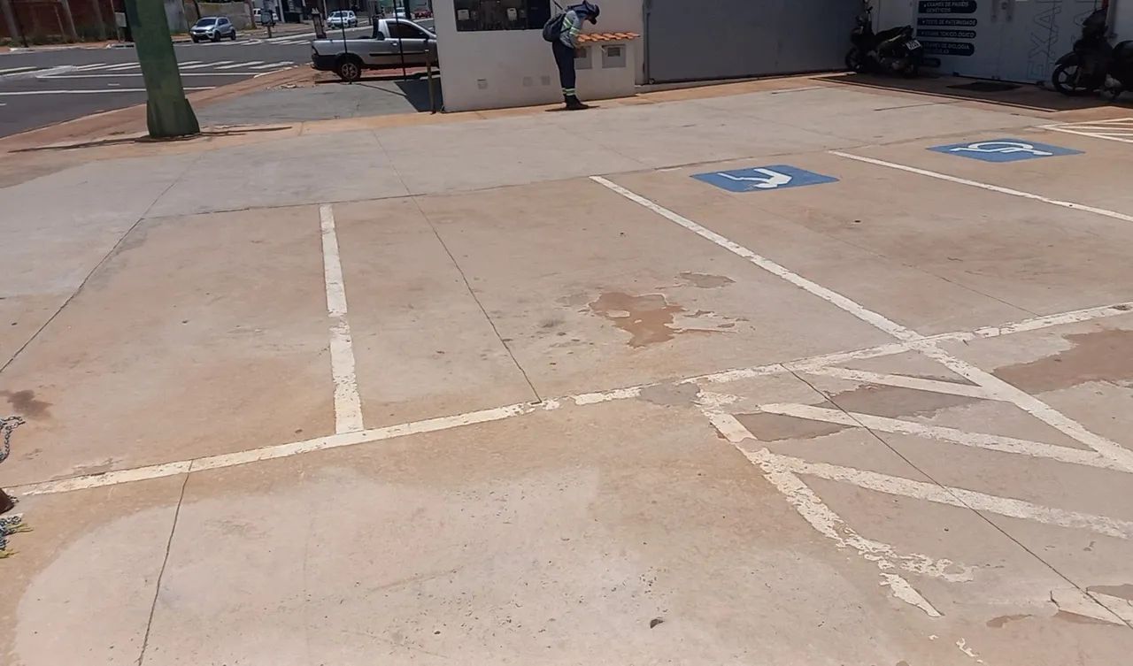 Alugo salão comercial na Av. Júlio de Castilho  - Foto 4