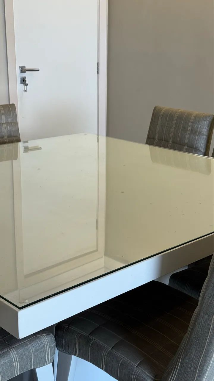 Mesa Em Laca Branca com Vidro com 8 Cadeiras  - Foto 3