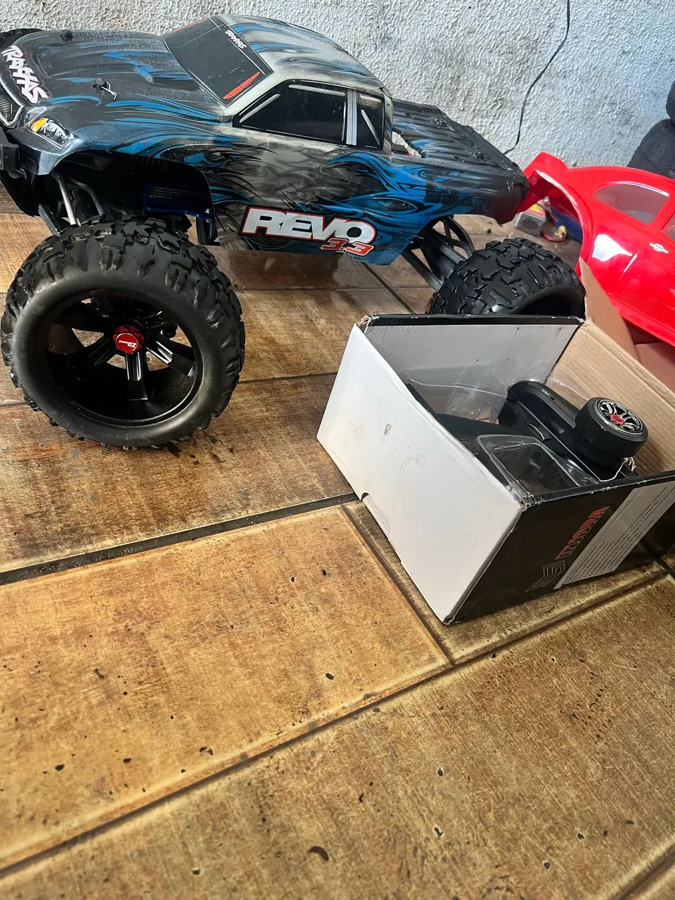 Automodelo Traxxas revo 6S - Foto 5