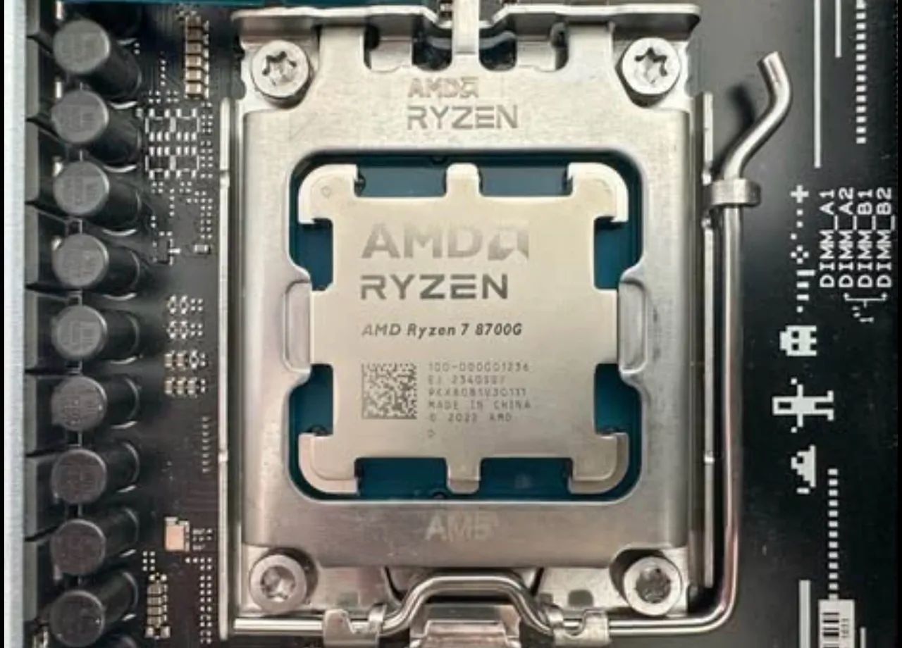 Ryzen 7 8700G (troco)