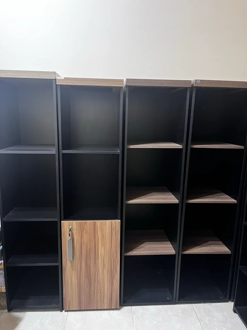 Escrivaninha e estante para livros  - Foto 5