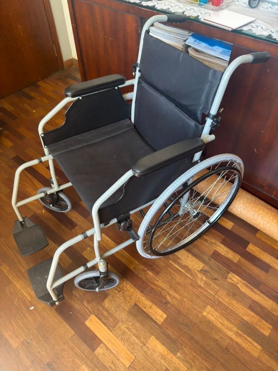 Cadeira de rodas em ÓTIMO ESTADO