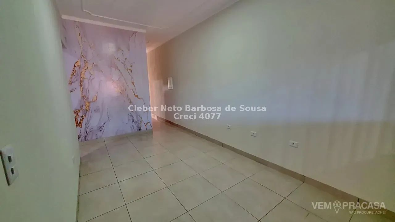 OPÇÃO DE IMÓVEL COM VARANDA E ESPAÇO AOS FUNDOS! - Foto 5