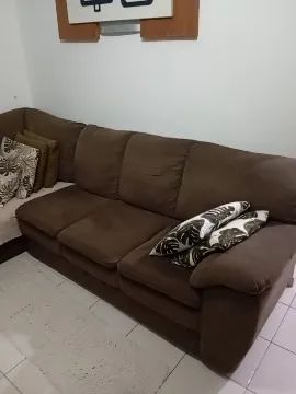 SOFÁ EM L 6 LUGARES 