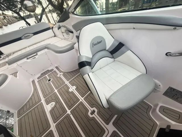 Lancha Focker 215i - Ano 2010 - Mercruiser 220Hp - Foto 11