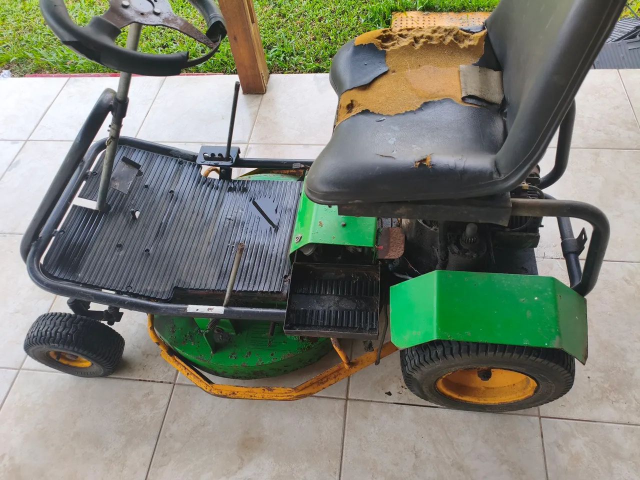 Trator grama433925434974545923