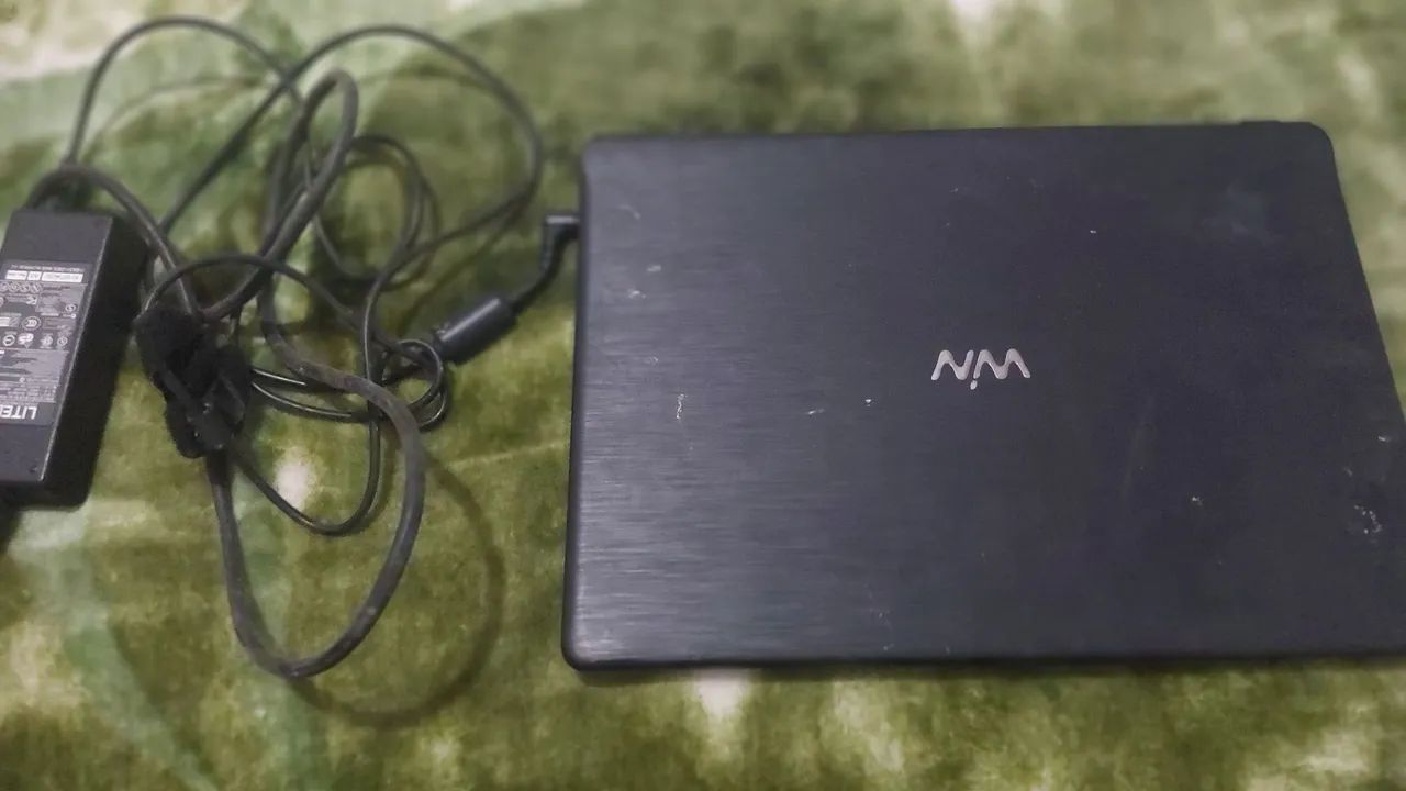 Notebook Acer. Pra peças ou formatar.