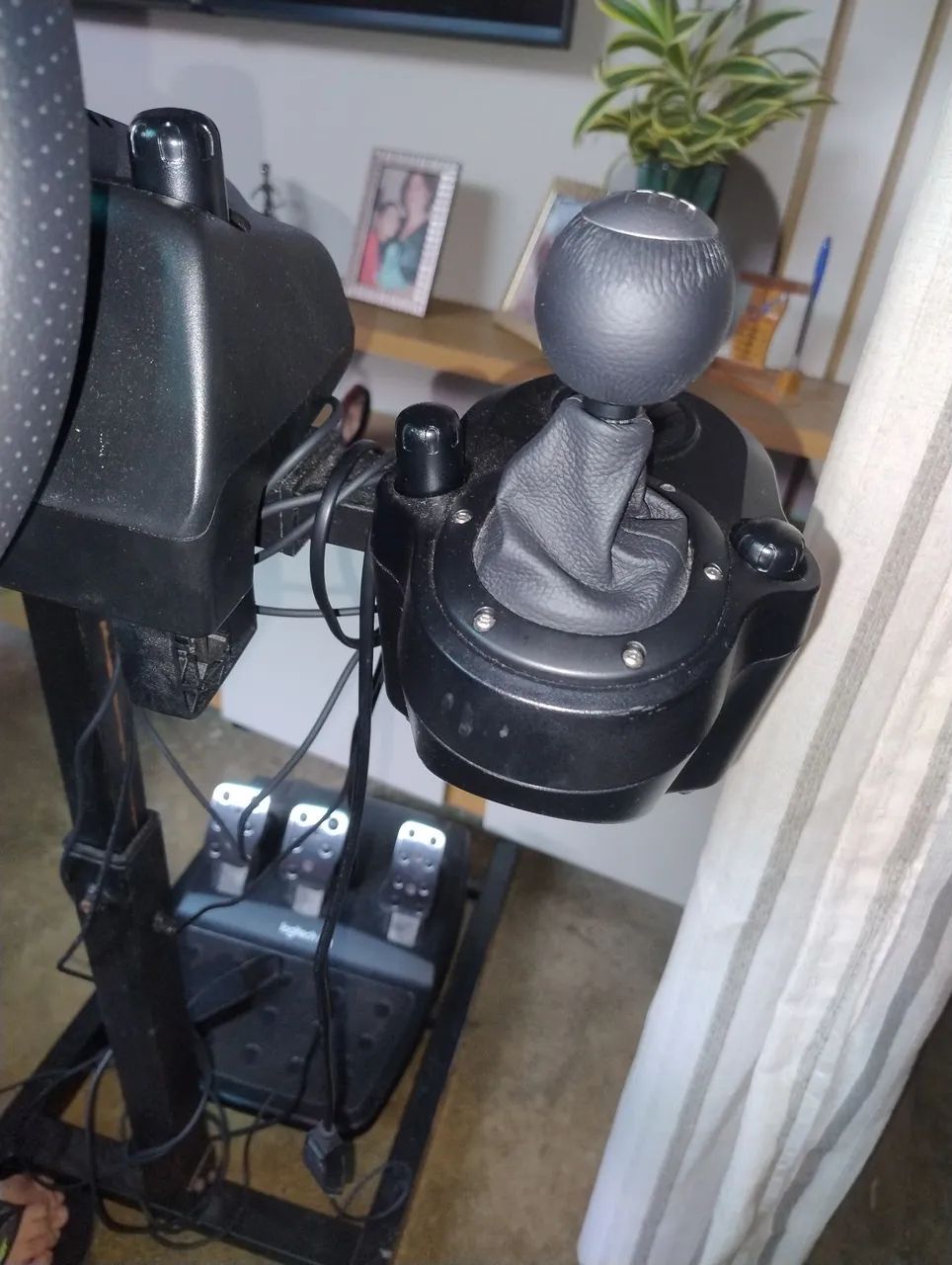Volante Logitech g920 com câmbio e suporte NA GARANTIA! - Foto 2