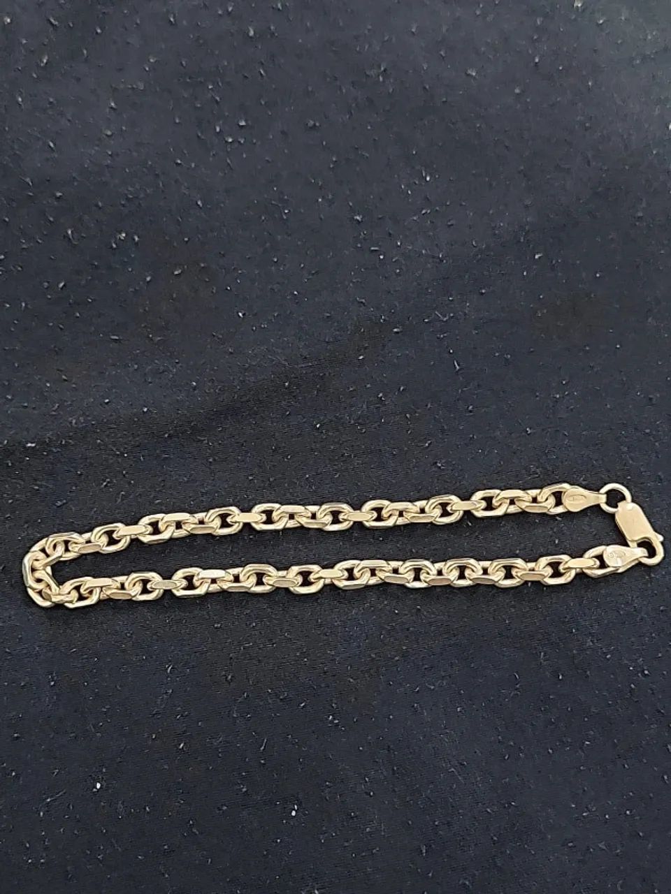 Pulseira de prata modelo cadeado