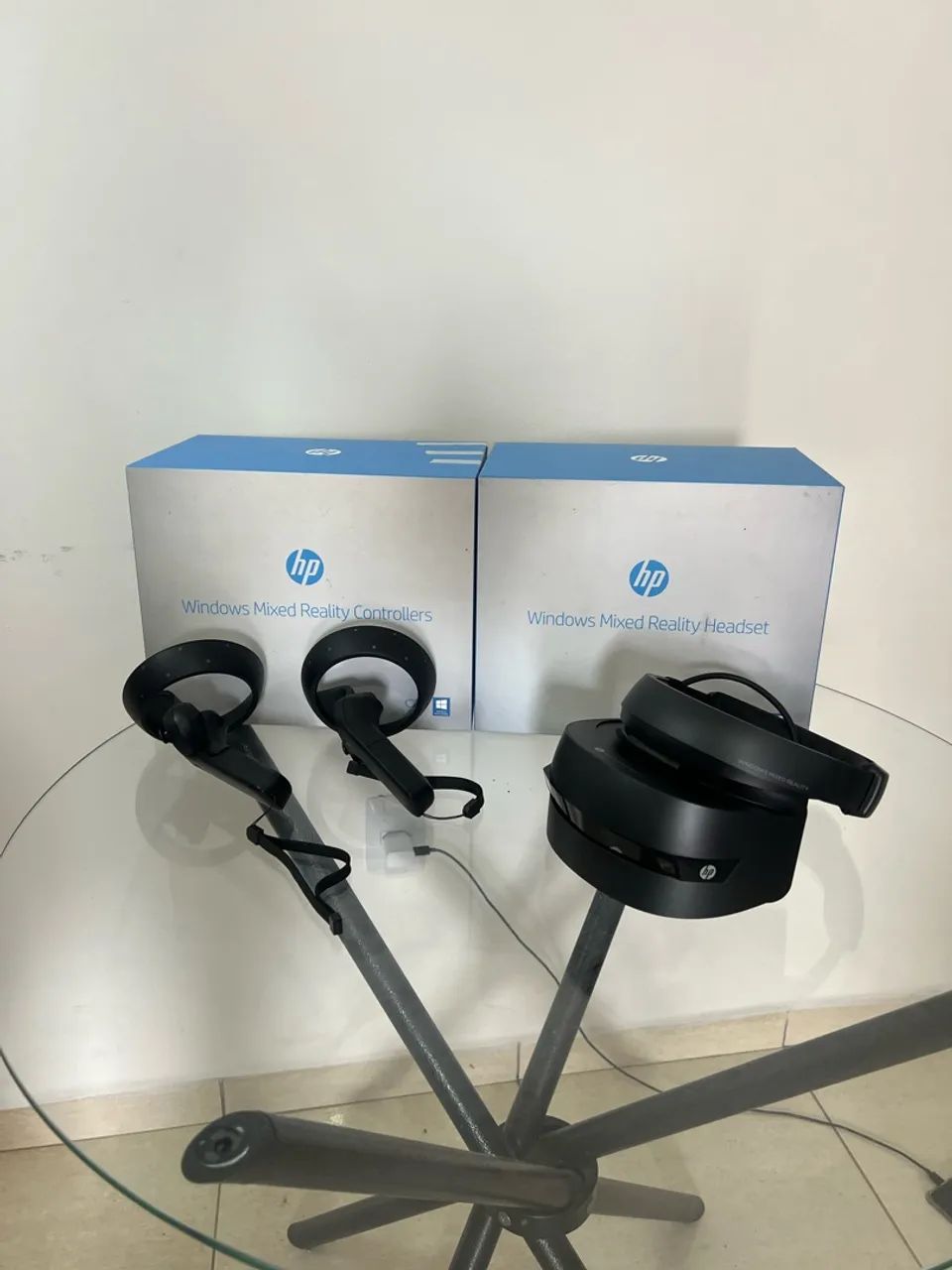 HP Windows Mixed Reality Headset and motion controllers