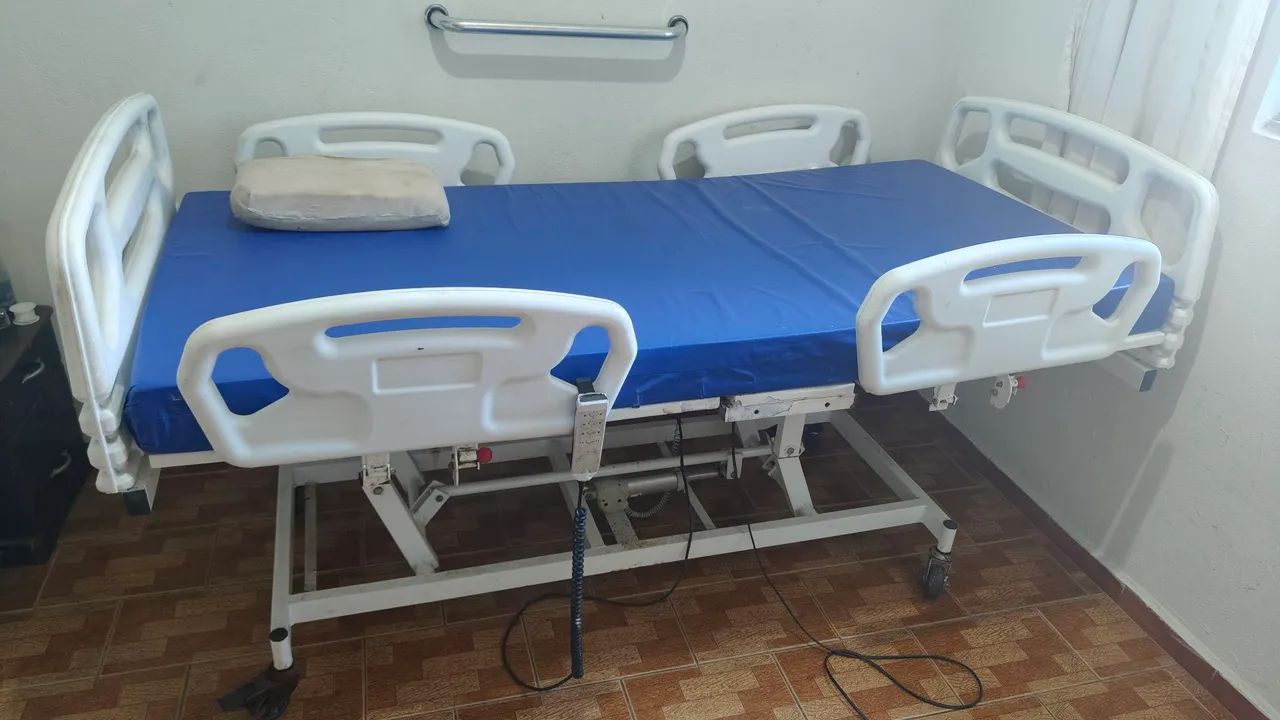 Cama hospitalar motorizada 