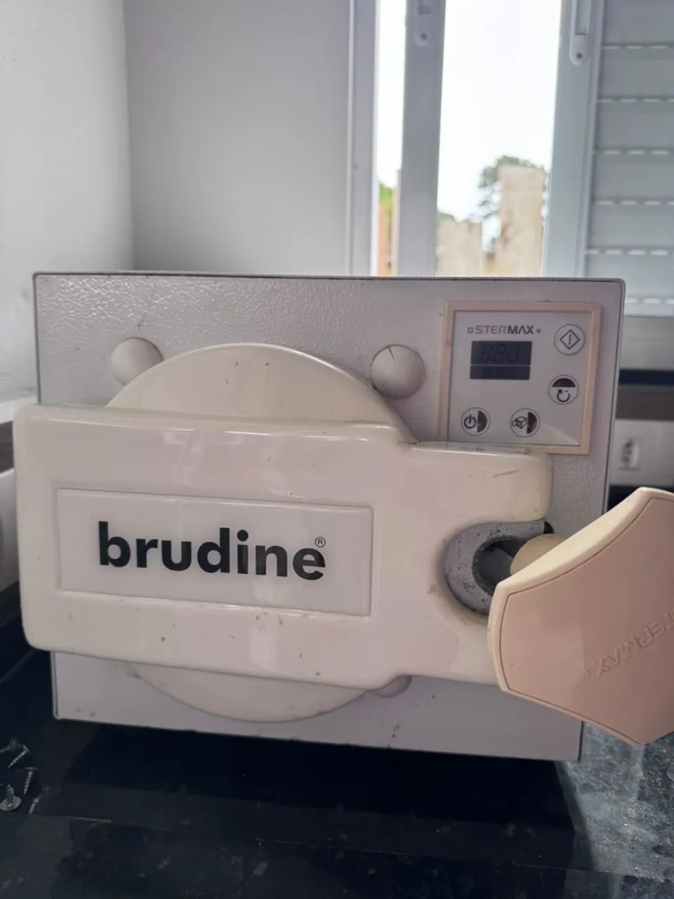 Auto clave usada ,pra quem precisa de uma usada com ótimo preco ,marca Brudine !