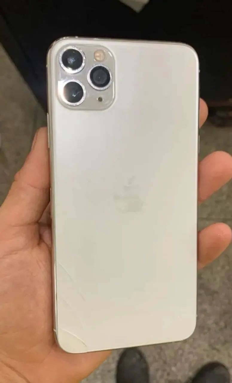 iPhone 11 Pro Max, troco em bike. Ou em outro  - Foto 2