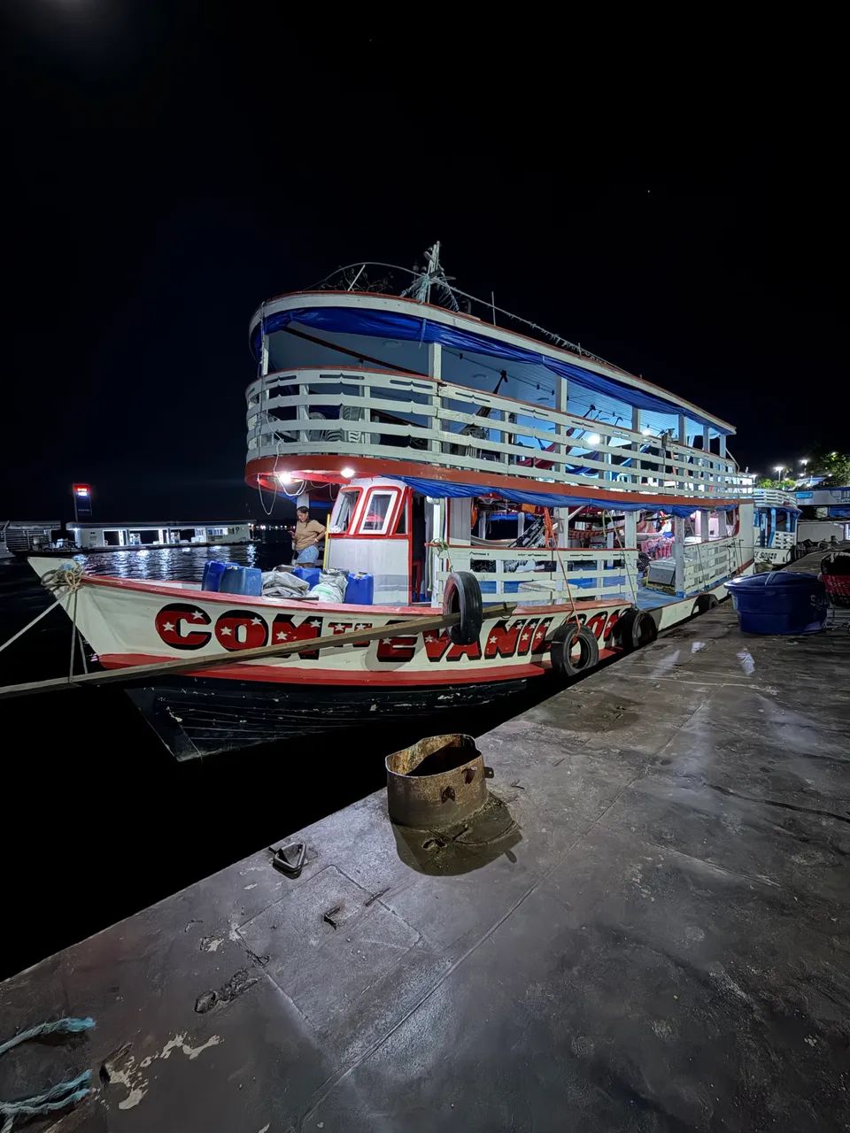 EMBARCAÇÃO A VENDA