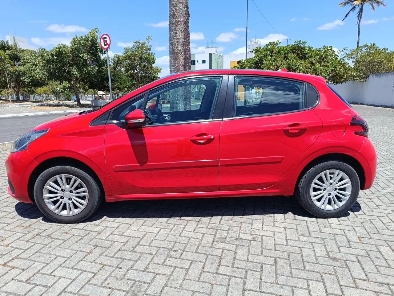 Peugeot 208 Allure 1.2 Flex 12V 5P Mec. 2017 - Foto 4