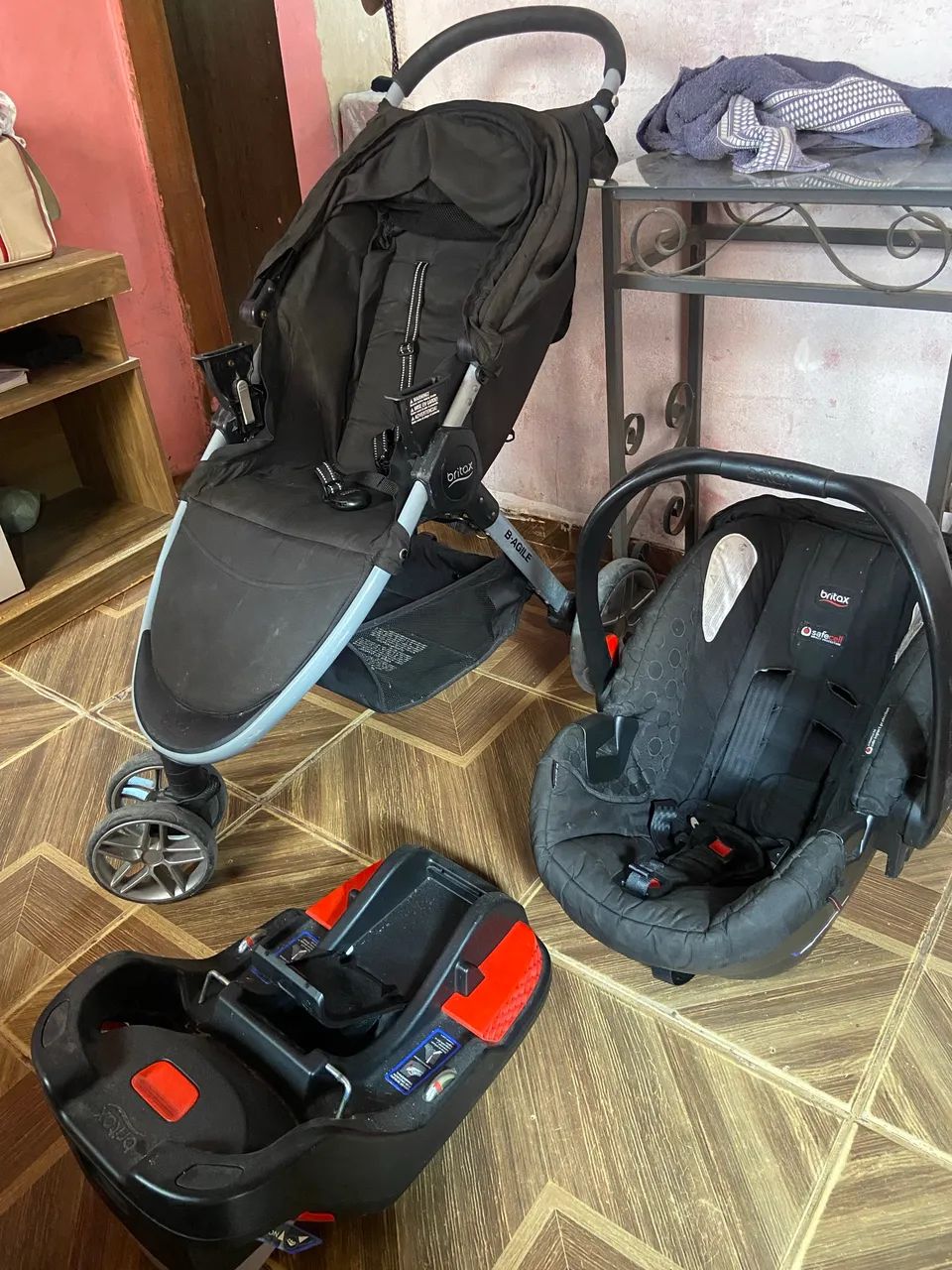  Carrinho Britax + Bebê Conforto + Base para Carro - Foto 2