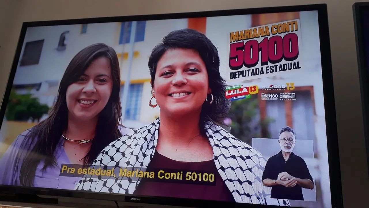 Vendo TV Samsung 48 polegadas smart completa - Foto 4