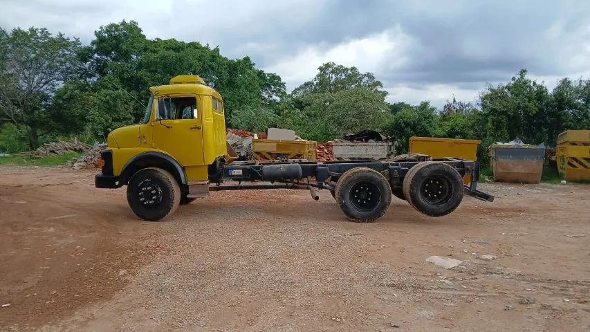 Caminhão Mercedes-Benz, modelo 1113, ano 80, no chassi. - Foto 8