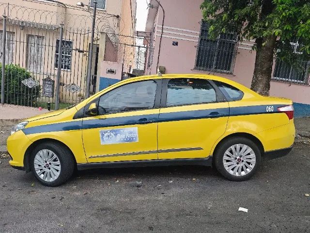 Fiat Grand Siena Grand Siena ESSENCE 1.6 Flex 16V 2016